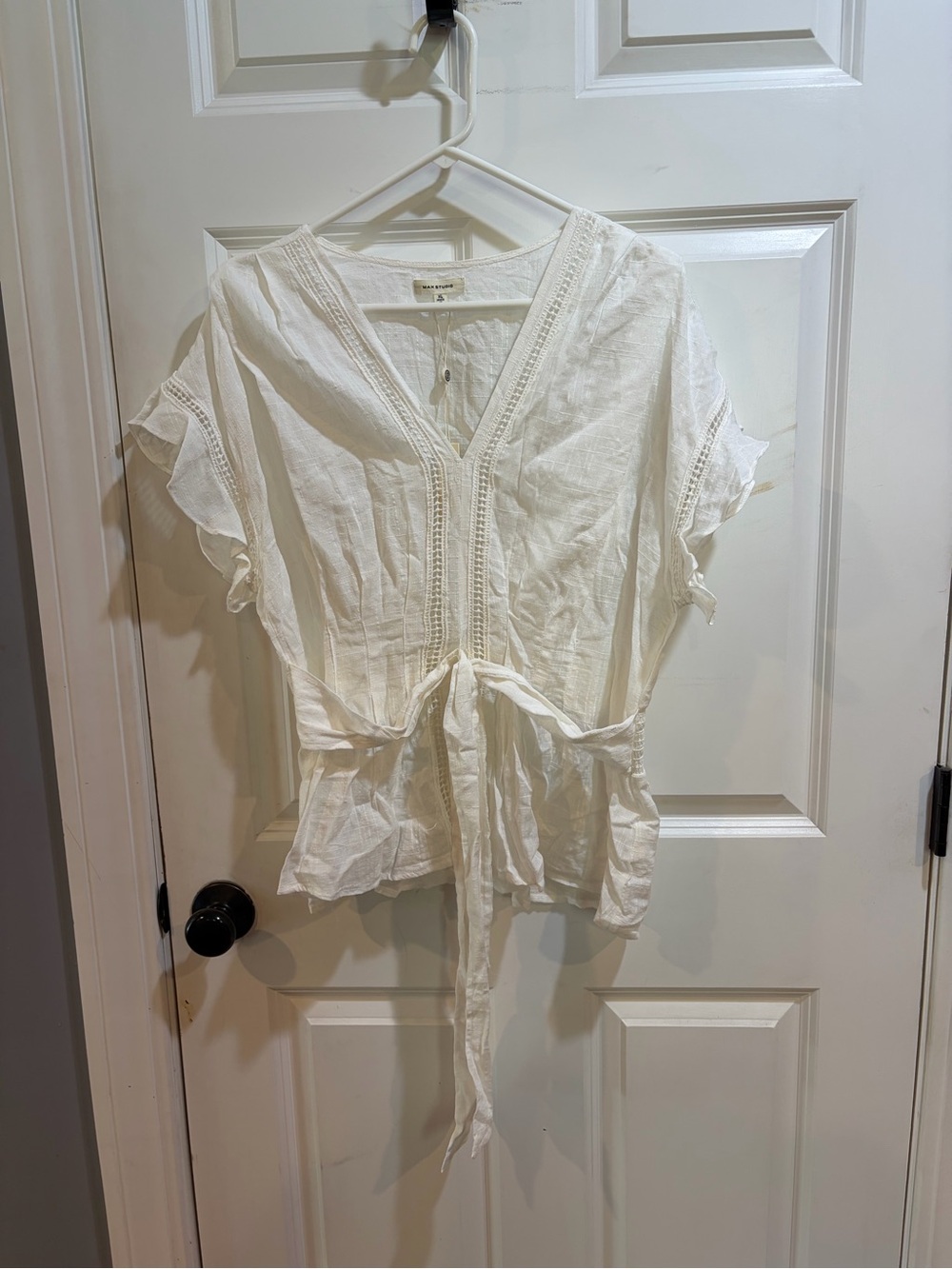 NWT Max Studio White Tie-Front V-Neck Blouse
